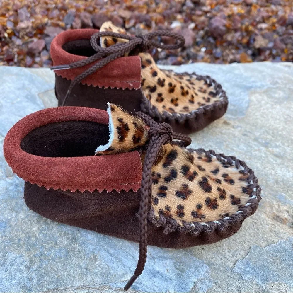 Itasca Leathergoods Baby/Infant Wapsi 'Meow' Leopard Moccasin/Shoes. Large. NWOT